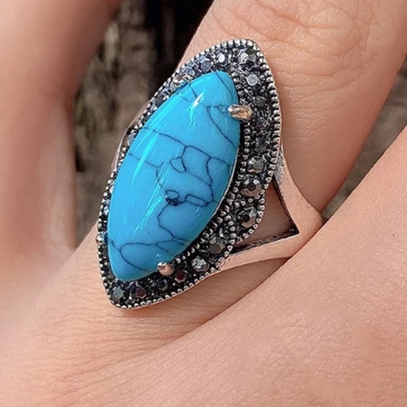 Jewelry - VINTAGE Women’s RING